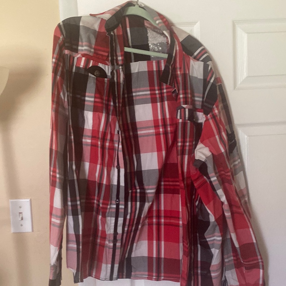 Pelle pelle button down